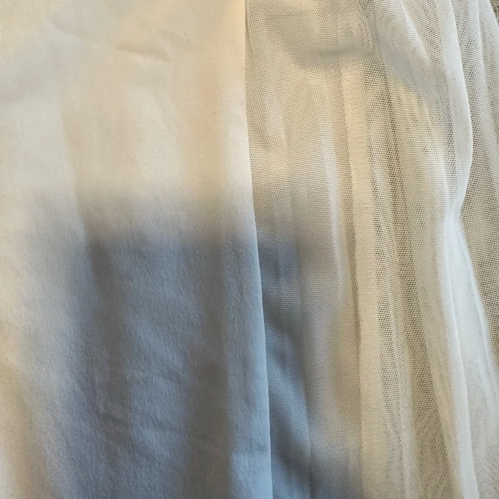 Lululemon🍋 White Shear Tank with Tulle Side Pleats Size 6